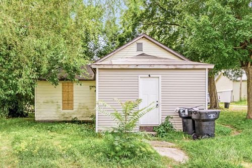 203 Michigan St, Walkerton, IN, 46574-1236 | Card Image