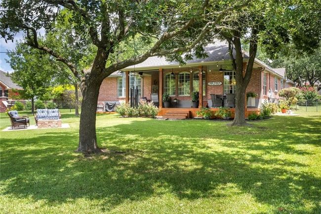 2004 Saint Andrews Dr, House other with 4 bedrooms, 3 bathrooms and 2 parking in Round Rock TX | Image 33
