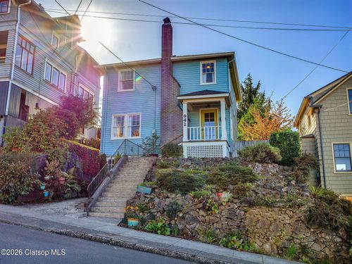 941 16th Street, Astoria, OR, 97103 | Card Image