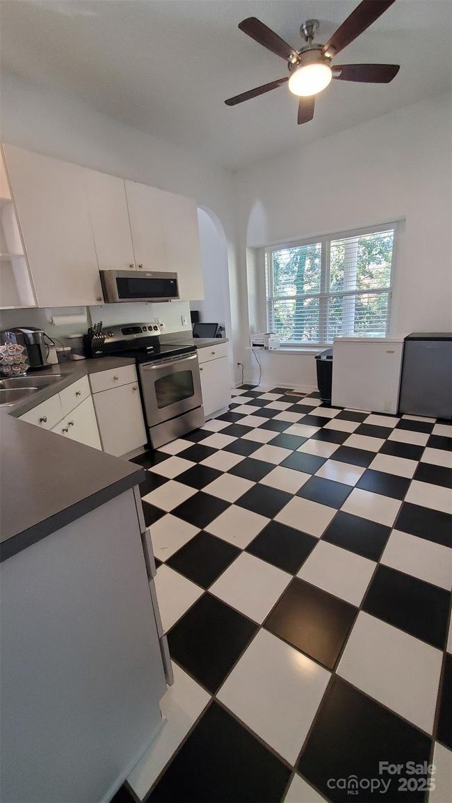 4000 Wilson Ln, House other with 3 bedrooms, 3 bathrooms and null parking in Charlotte NC | Image 4