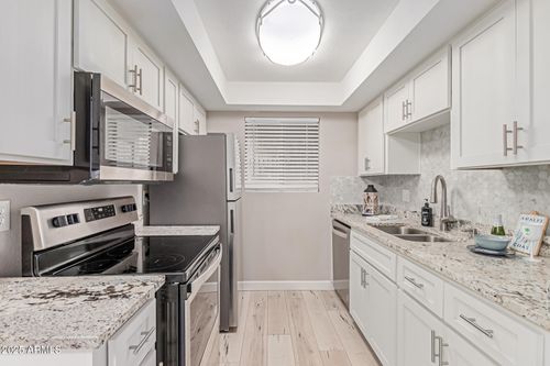 111-3119 W Cochise Dr, Phoenix, AZ, 85051-9559 | Card Image