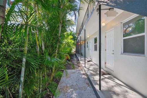 apt-4-3676 Oak Ave, Miami, FL, 33133-4937 | Card Image