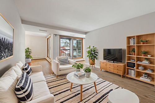 5200 S Tuckaway Blvd, GREENFIELD, WI, 53221-3160 | Card Image