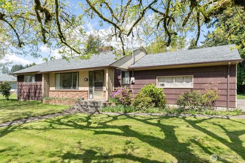2014 Ocean Beach Hwy, Longview, WA, 98632-4538 | Card Image