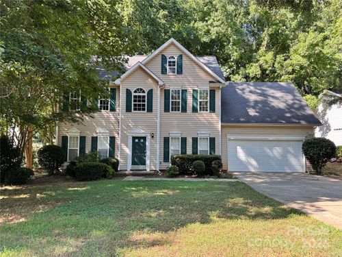 12834 English Walnut Ln, Charlotte, NC, 28215-5027 | Card Image