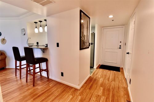 701-3525 Sage Rd, Houston, TX, 77056-7072 | Card Image