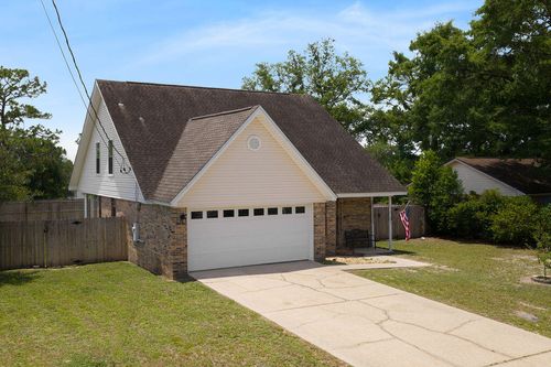 311 Ray Ave, Crestview, FL, 32536-9216 | Card Image