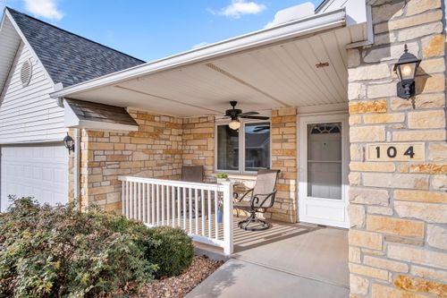 321 E 12th St, Newton, KS, 67114-1991 | Card Image