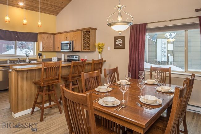 Lots of space for entertaining | Image 8