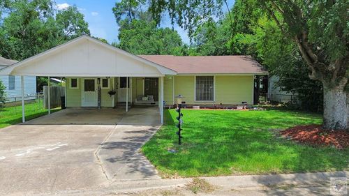 845 Singapore Dr, Wake Village, TX, 75501-6151 | Card Image