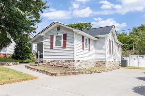 401 N 3rd Ave, Mayodan, NC, 27027-2420 | Card Image