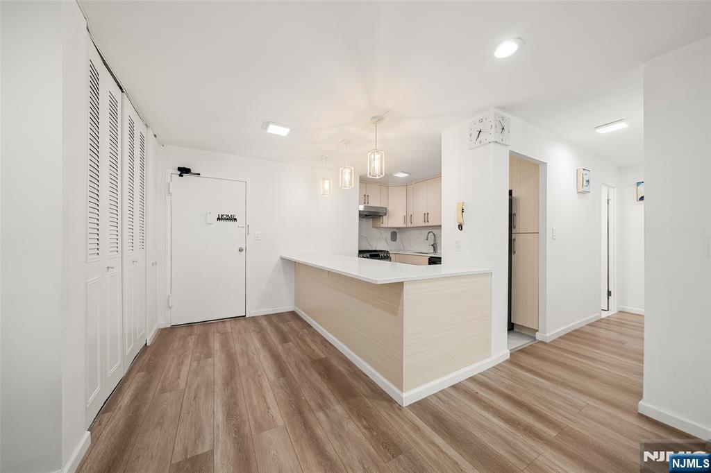 Residential in Fort Lee 3
