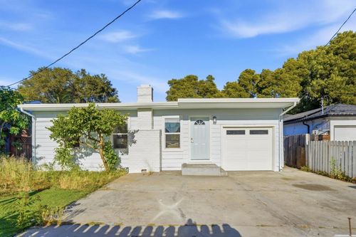 1030 Bradley Way, East Palo Alto, CA, 94303-1412 | Card Image