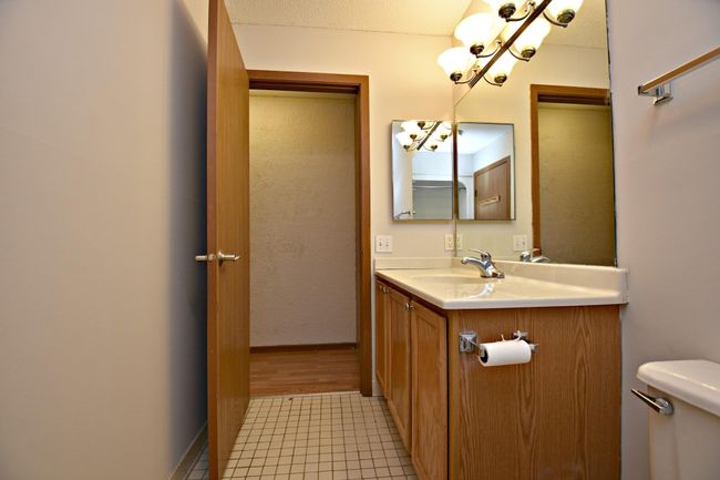 Bathroom 2.jpg | Image 12
