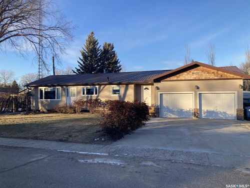 706 Grey Ave, Grenfell, SK, S0G | Card Image