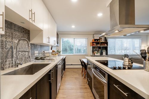 213-36 E 14th Ave, Vancouver, BC, V5T4C9 | Card Image