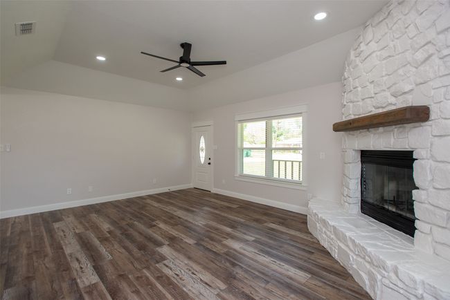 904 N Main St, House other with 3 bedrooms, 2 bathrooms and null parking in Kemp TX | Image 5