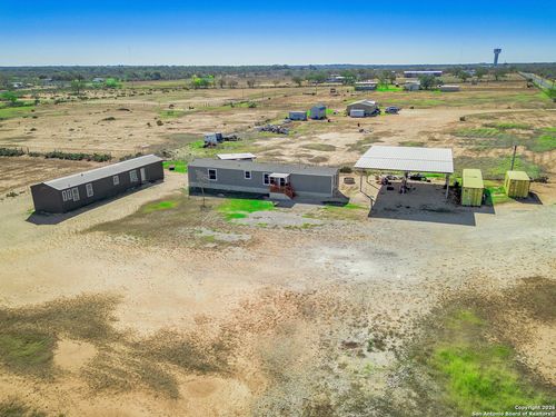 985 County Road 307, Jourdanton, TX, 78026-6204 | Card Image