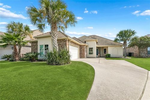 612 Lakeshore Village Dr, Slidell, LA, 70461-5695 | Card Image