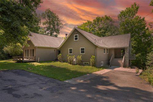 12 Wolf Ln, Pleasant Valley, NY, 12569-5078 | Card Image