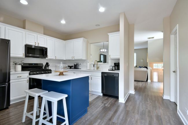 102 Morgans Gate Dr, Condo with 3 bedrooms, 3 bathrooms and 2 parking in Wood Dale IL | Image 15