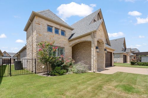 2407 Vineyard Dr, Granbury, TX, 76048-1494 | Card Image