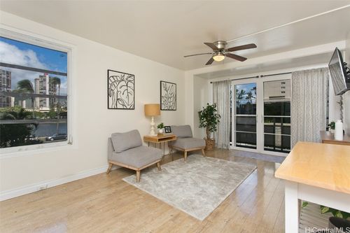 211-445 Kaiolu Street, Honolulu, HI, 96815 | Card Image