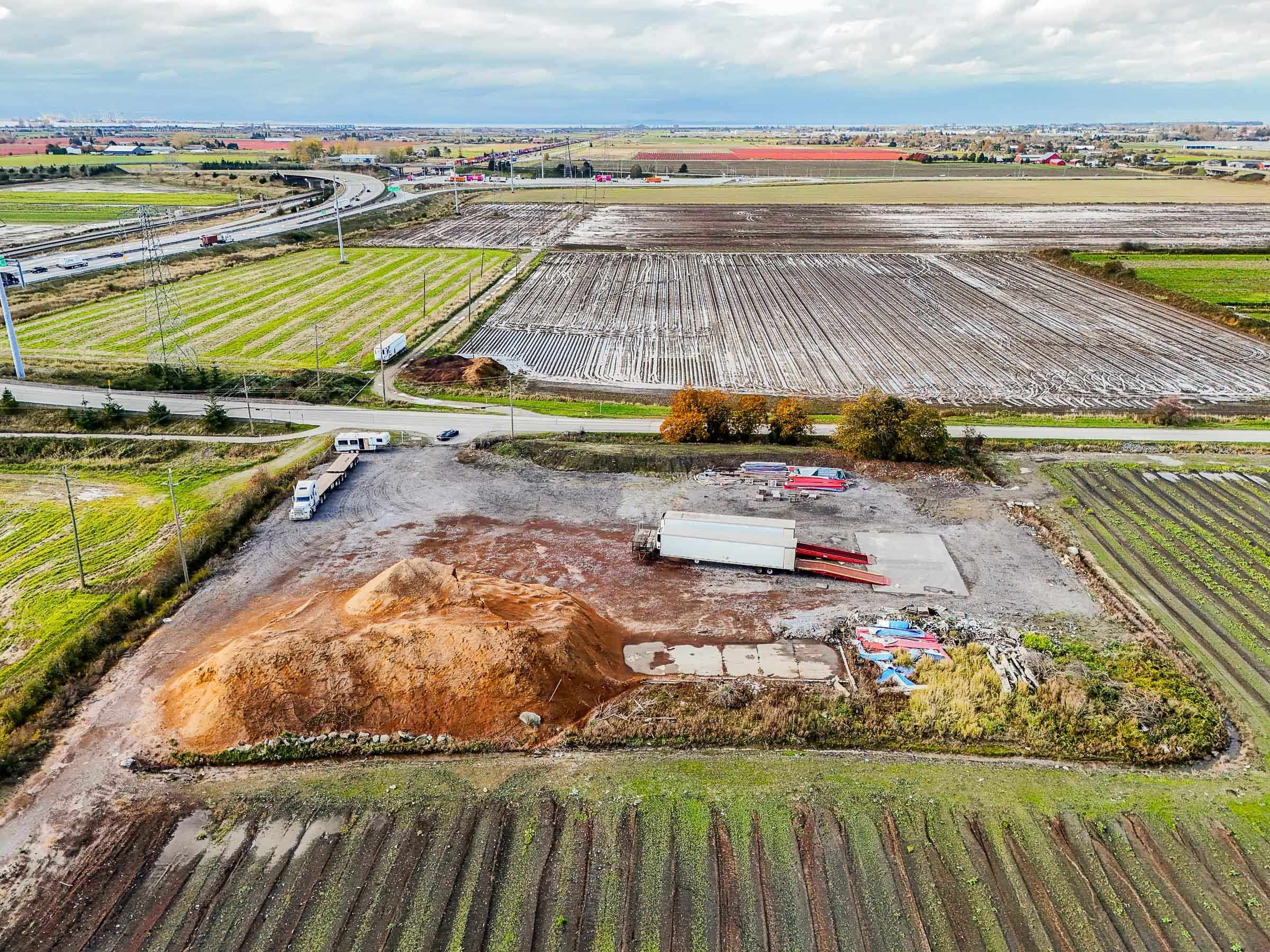 Land in Delta 2