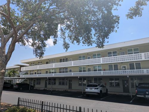 apt-327-4705 1st St Ne, ST PETERSBURG, FL, 33703-3039 | Card Image