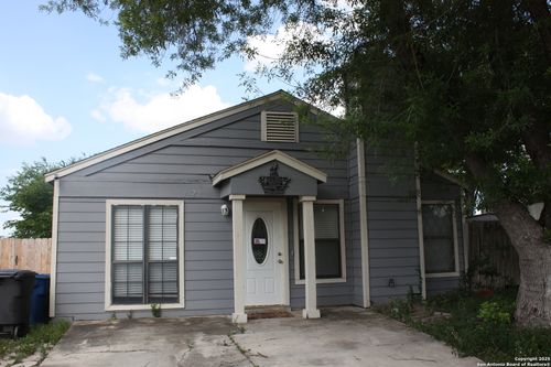 9122 Seafarer Dr, San Antonio, TX, 78242-3239 | Card Image