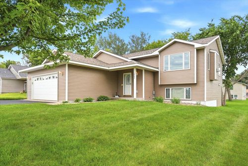 1444 Lokhorst St, Baldwin, WI, 54002-9334 | Card Image