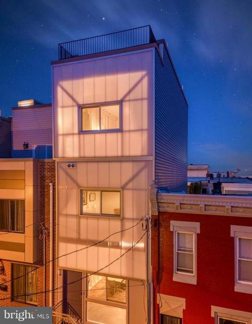 732 Mercy St, PHILADELPHIA, PA, 19148-2430 | Card Image