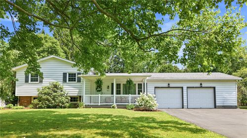 7 Redwood Dr, Greenville, PA, 16125-1130 | Card Image