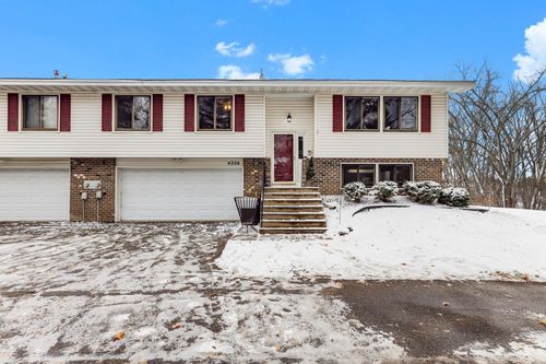 4226 Bridgewood Ter, Vadnais Heights, MN, 55127-7805 | Card Image