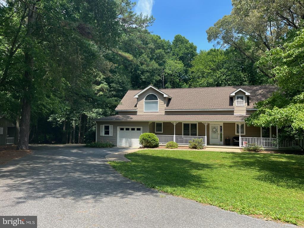 Lorraine Ave, Federalsburg, MD 21632