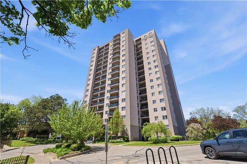 1005-975 Warwick Crt, Burlington, ON, L7T3Z7 | Card Image
