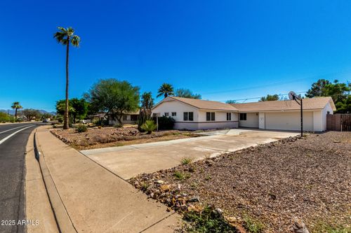 3045 E Cholla St, Phoenix, AZ, 85028-1917 | Card Image