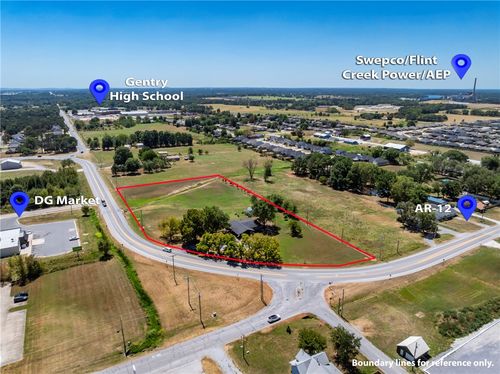 135 Pioneer Ln, Gentry, AR, 72734-8740 | Card Image