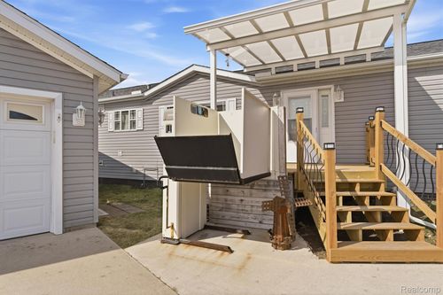 11050 Willowgreen Ct, South Lyon, MI, 48178-6607 | Card Image