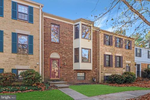 9533 Ashbridge Ct, BURKE, VA, 22015-3204 | Card Image