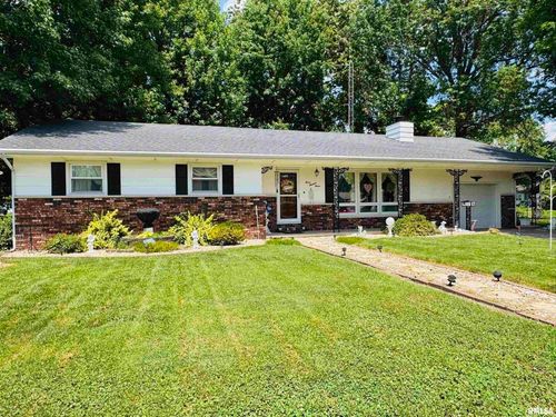 707 W Sylvia Ave, Christopher, IL, 62822-1121 | Card Image