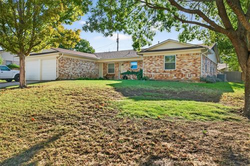 2901 Yorkshire Dr, Sherman, TX, 75092-2475 | Card Image