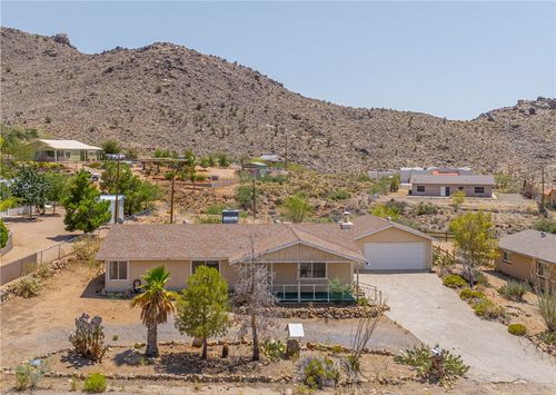 3320 W Chea Dr, Golden Valley, AZ, 86413-9686 | Card Image