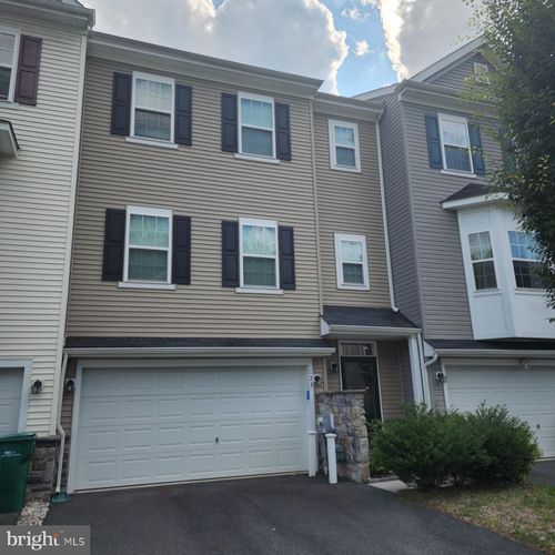 123 Lorraine Dr, NEW CASTLE, DE, 19720-8864 | Card Image