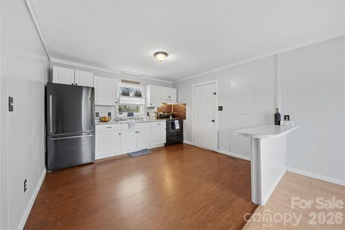 1107 Davis Ave, Newton, NC, 28658-2238 | Card Image