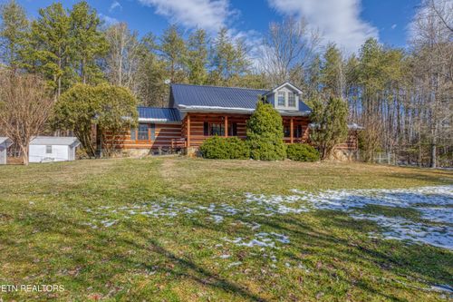 686 Thomas Rd, Sevierville, TN, 37876-2600 | Card Image