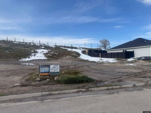 504 Rodeo Ct, Rawlins, WY, 82301-5865 | Card Image