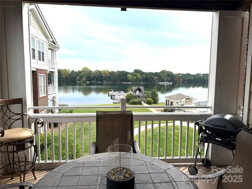 930 Jetton St, Davidson, NC, 28036-8240 | Card Image