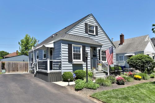 588 Chatham Rd, Columbus, OH, 43214-3322 | Card Image