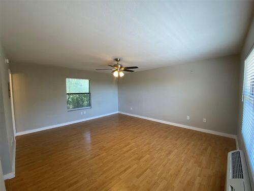 102-701 W Sycamore St, Denton, TX, 76201-5926 | Card Image